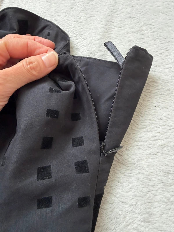 Top bustier noir Biche de Bère à lacets et détails en velours  – taille M/L