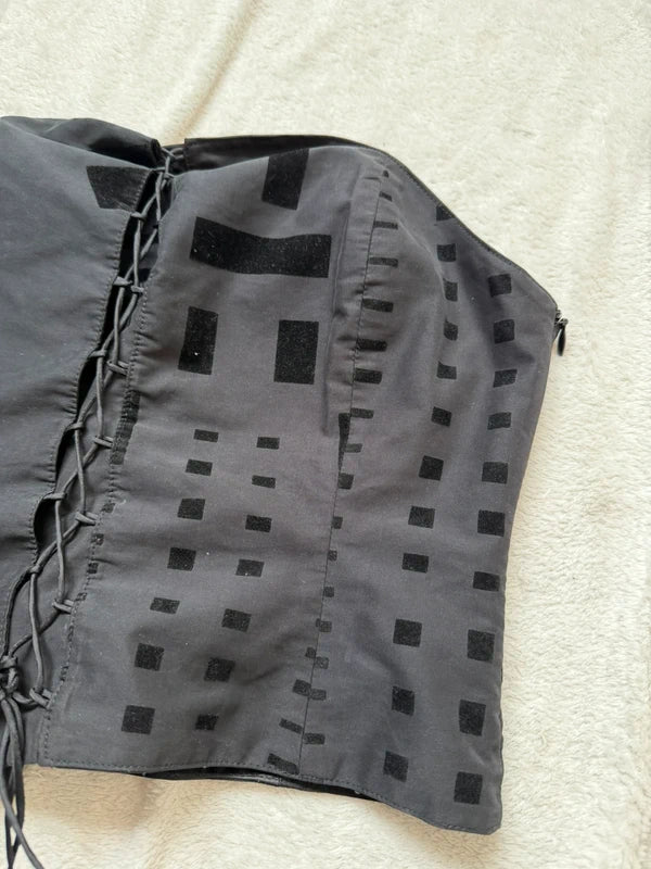 Top bustier noir Biche de Bère à lacets et détails en velours  – taille M/L