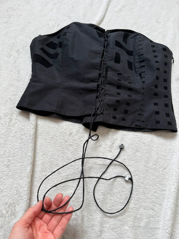 Top bustier noir Biche de Bère à lacets et détails en velours  – taille M/L