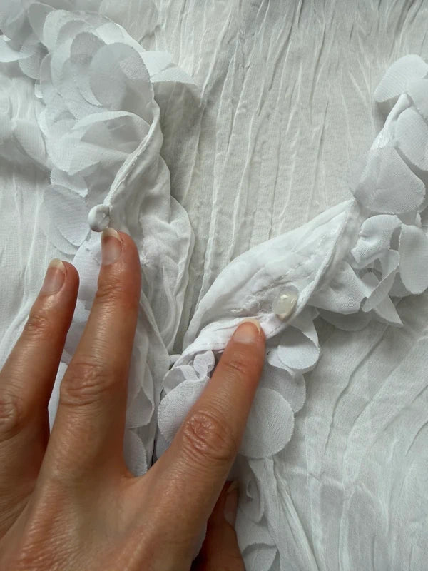Blouse blanche romantique en tissu froissé transparent avec volants – taille S/M/L