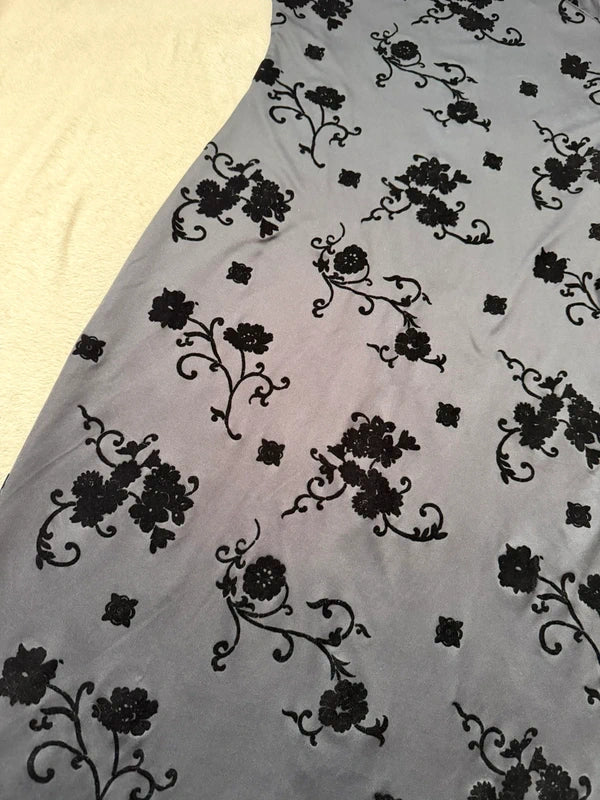 90s witchy maxi dress with Asian-inspired collar and floral velvet details - size M/L