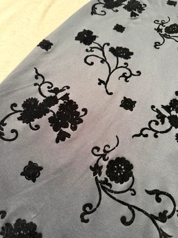 90s witchy maxi dress with Asian-inspired collar and floral velvet details - size M/L