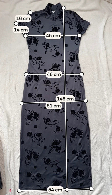 90s witchy maxi dress with Asian-inspired collar and floral velvet details - size M/L
