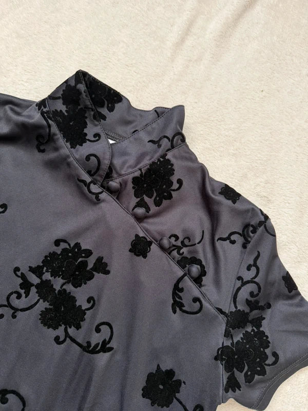 90s witchy maxi dress with Asian-inspired collar and floral velvet details - size M/L