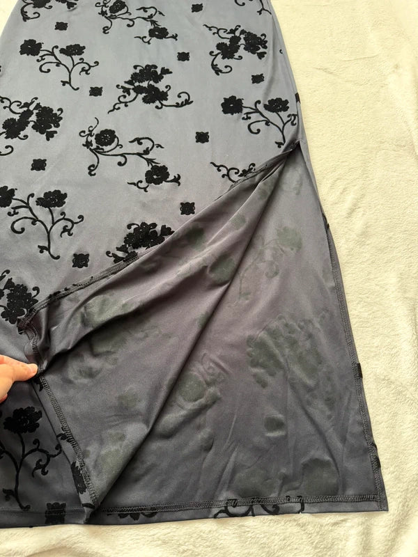 90s witchy maxi dress with Asian-inspired collar and floral velvet details - size M/L
