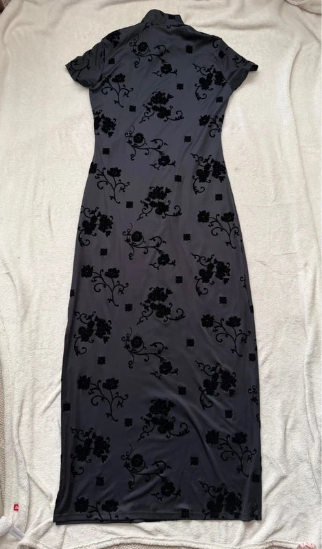90s witchy maxi dress with Asian-inspired collar and floral velvet details - size M/L