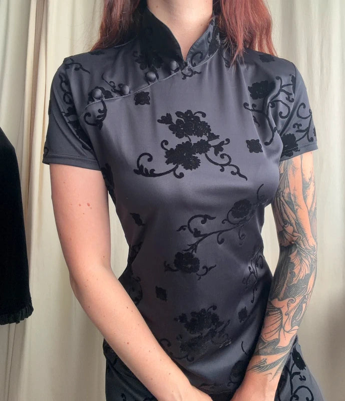 90s witchy maxi dress with Asian-inspired collar and floral velvet details - size M/L