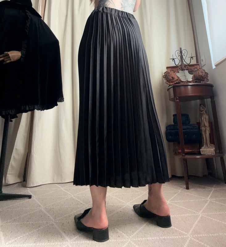 Jupe plissée noire fluide fabriquée en Italie style victorien goth – taille S/M