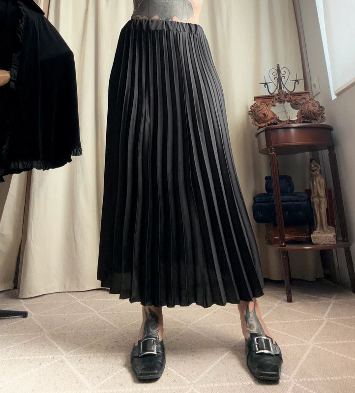 Jupe plissée noire fluide fabriquée en Italie style victorien goth – taille S/M