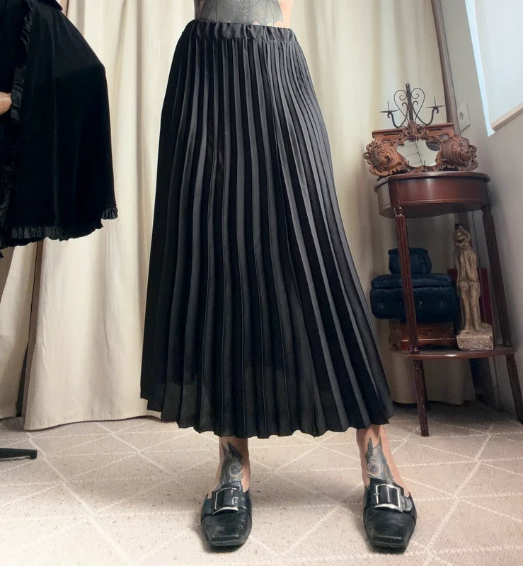 Jupe plissée noire fluide fabriquée en Italie style victorien goth – taille S/M