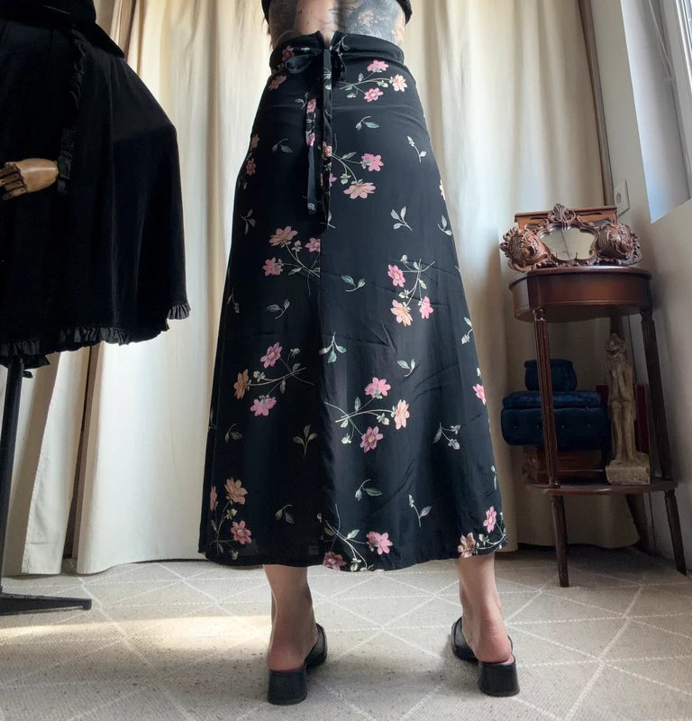 Jupe longue noire fleurie style whimsigoth romantique – taille XS/S