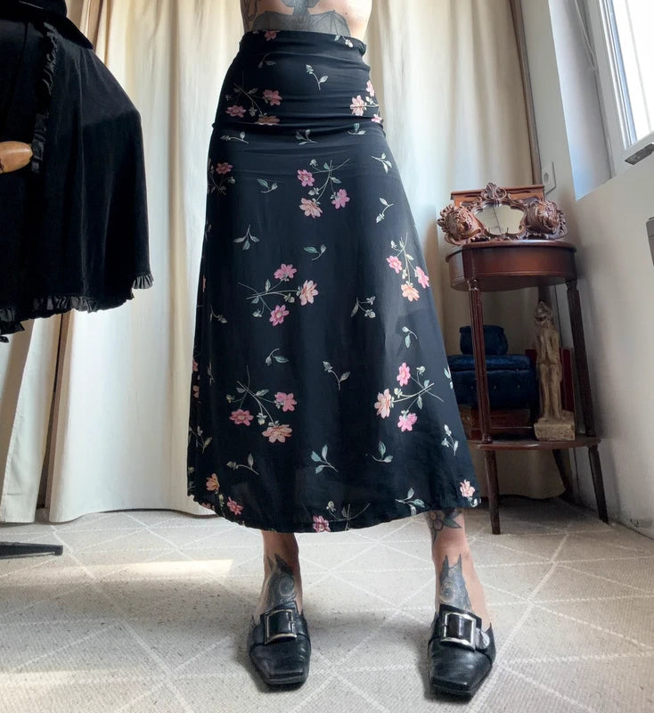 Jupe longue noire fleurie style whimsigoth romantique – taille XS/S