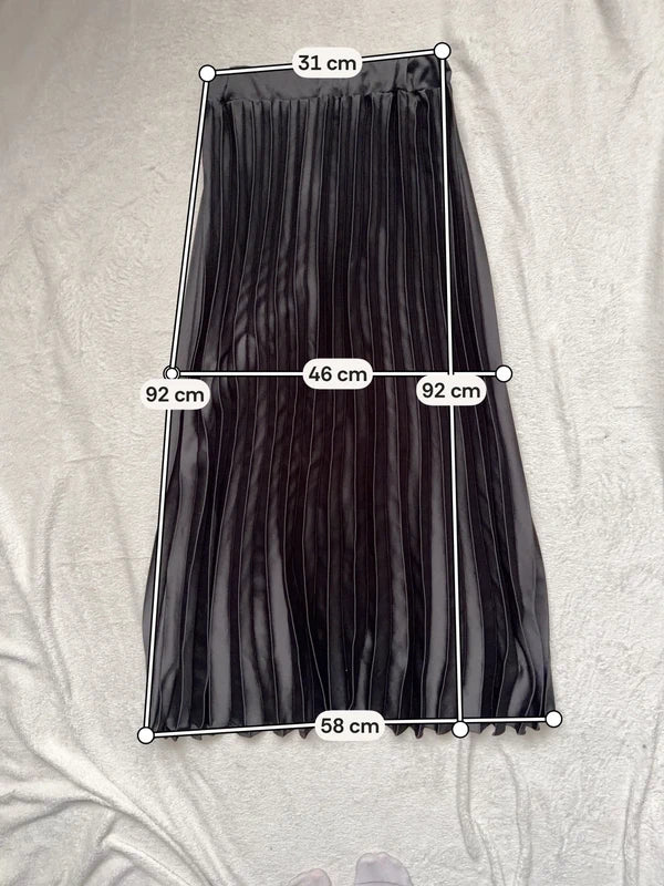 Jupe plissée noire fluide fabriquée en Italie style victorien goth – taille S/M