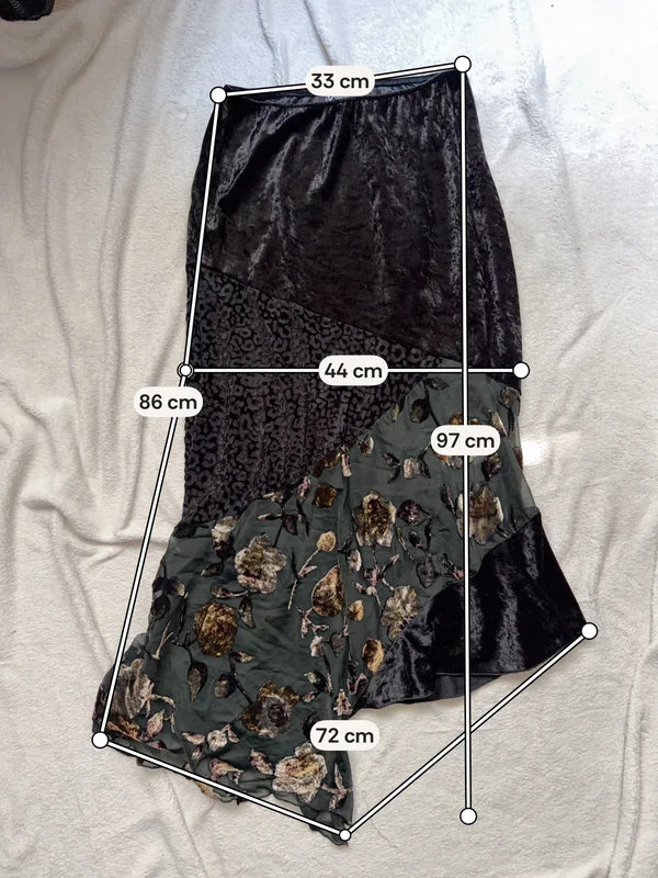 Jupe en velours whimsigoth à broderies florales transparentes et ourlet asymétrique – taille S