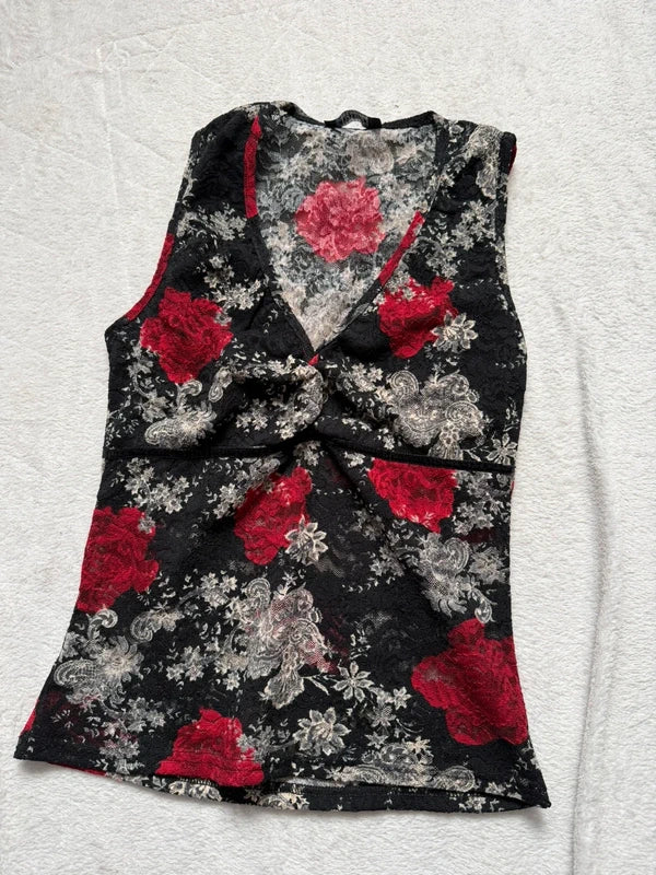 Black and red floral lace whimsigoth 90s camisole – size XS/S