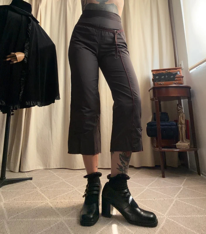 Capri marron avec boucle intgégrée style avant garde y2k – taille S