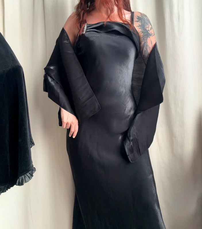Black long satin dress with matching stole, Old Hollywood glamour style – size S/M