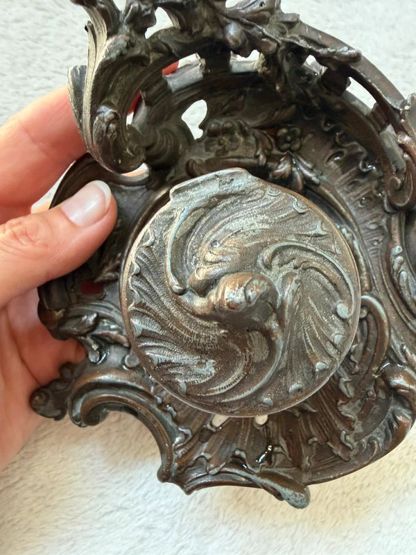 Encrier Art Nouveau à ornements floraux décoration ancienne gothique victorienne