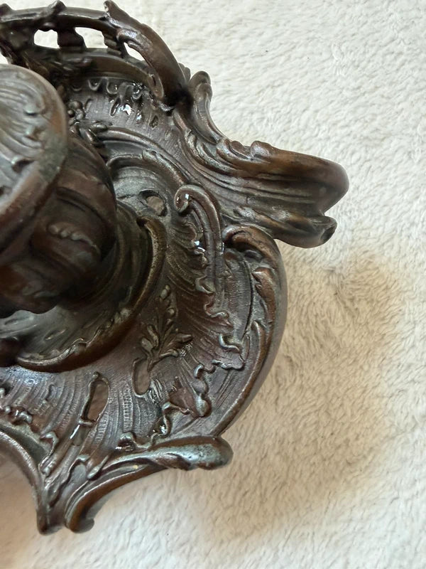Encrier Art Nouveau à ornements floraux décoration ancienne gothique victorienne