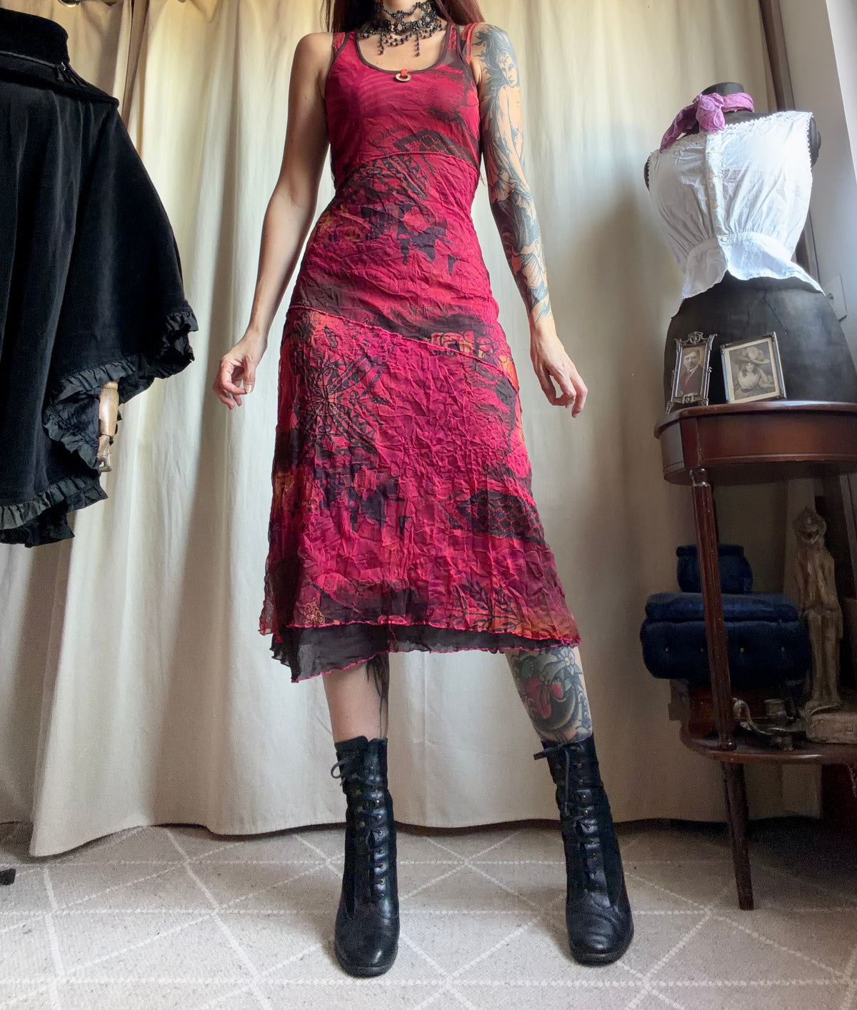 Red and black crinkled mesh midi dress, fairygrunge Y2K style - size S