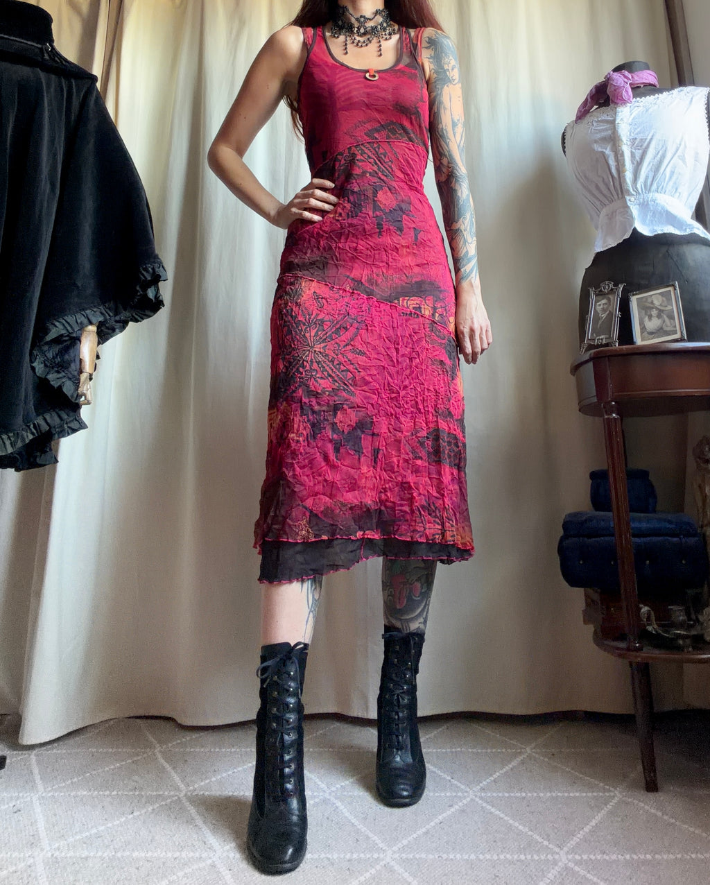 Red and black crinkled mesh midi dress, fairygrunge Y2K style - size S