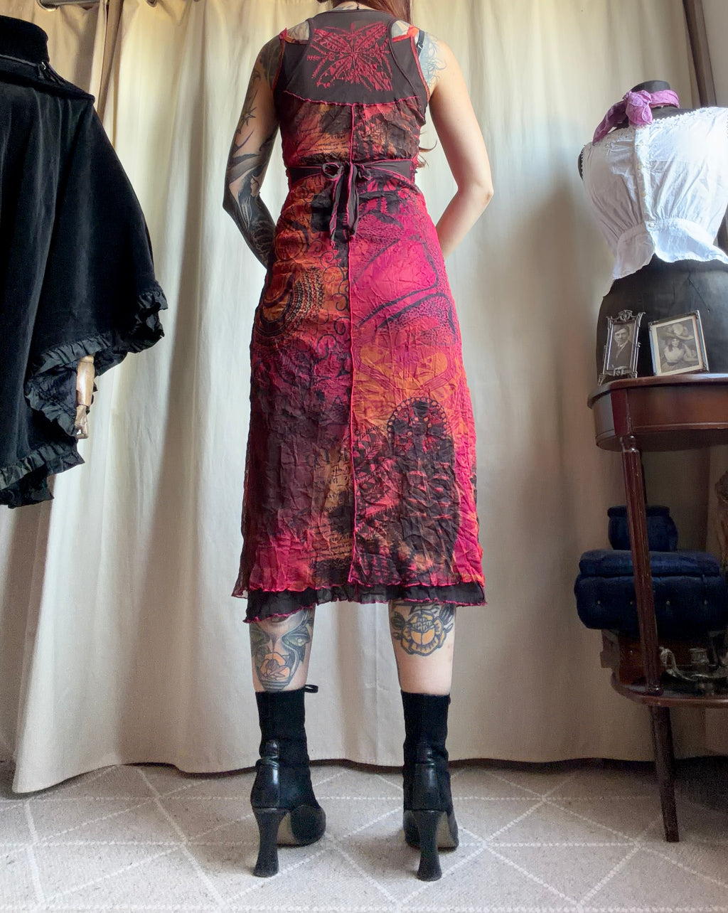 Red and black crinkled mesh midi dress, fairygrunge Y2K style - size S
