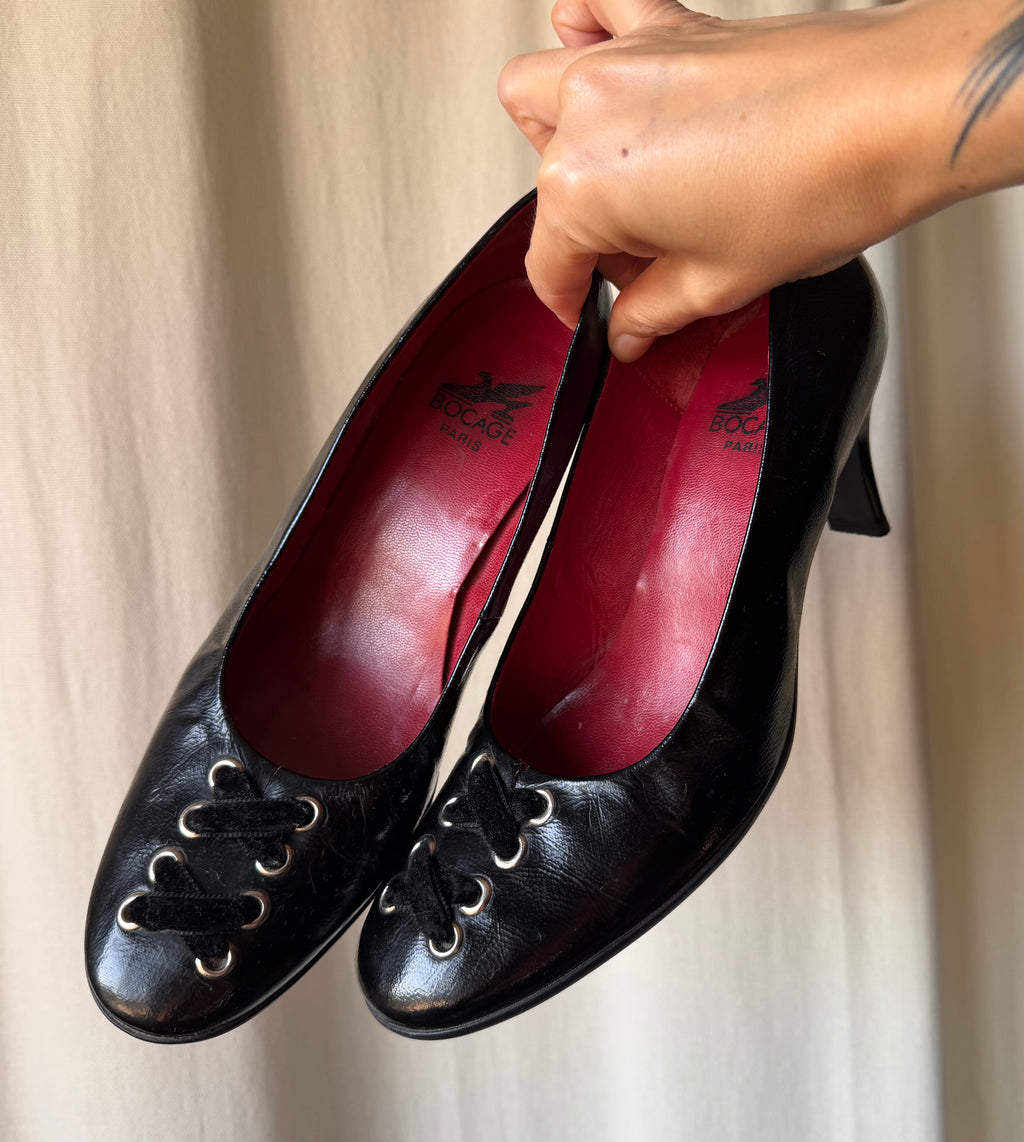 Escarpins Bocage cuir noir brillant à lacets en velours et œillets métal - Pointure 39