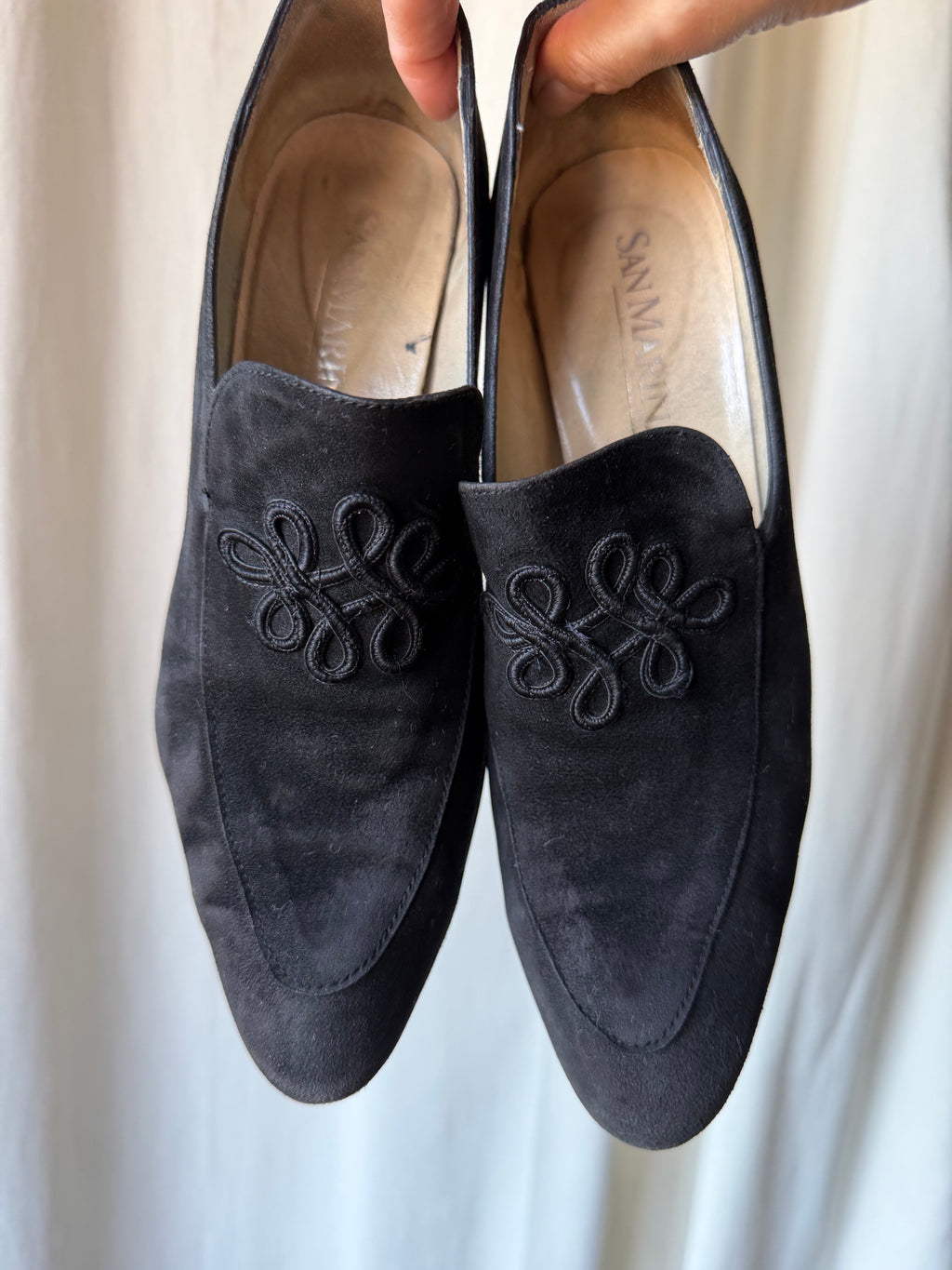 Black suedette heeled loafers with Victorian gothic style embroidery - Size 37