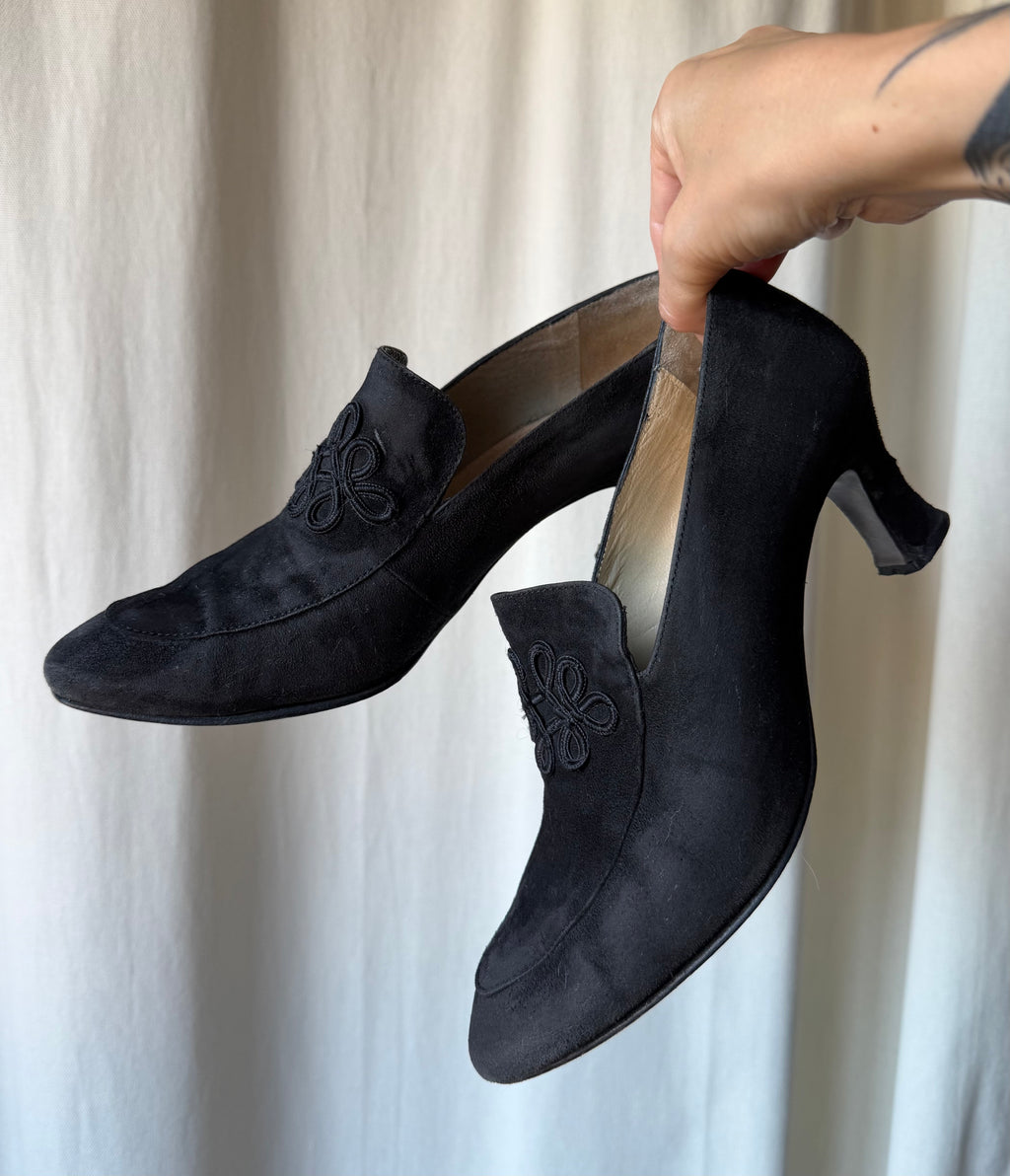 Black suedette heeled loafers with Victorian gothic style embroidery - Size 37