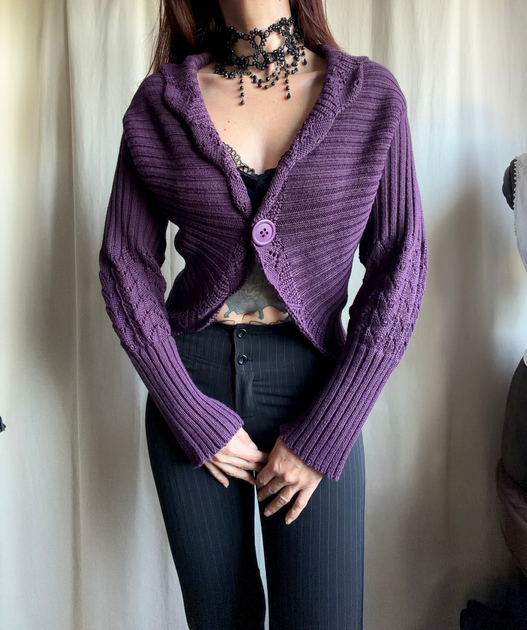 Cardigan court violet en maille côtelée manches ajourées style whimsigoth fairygrunge - taille XS/S