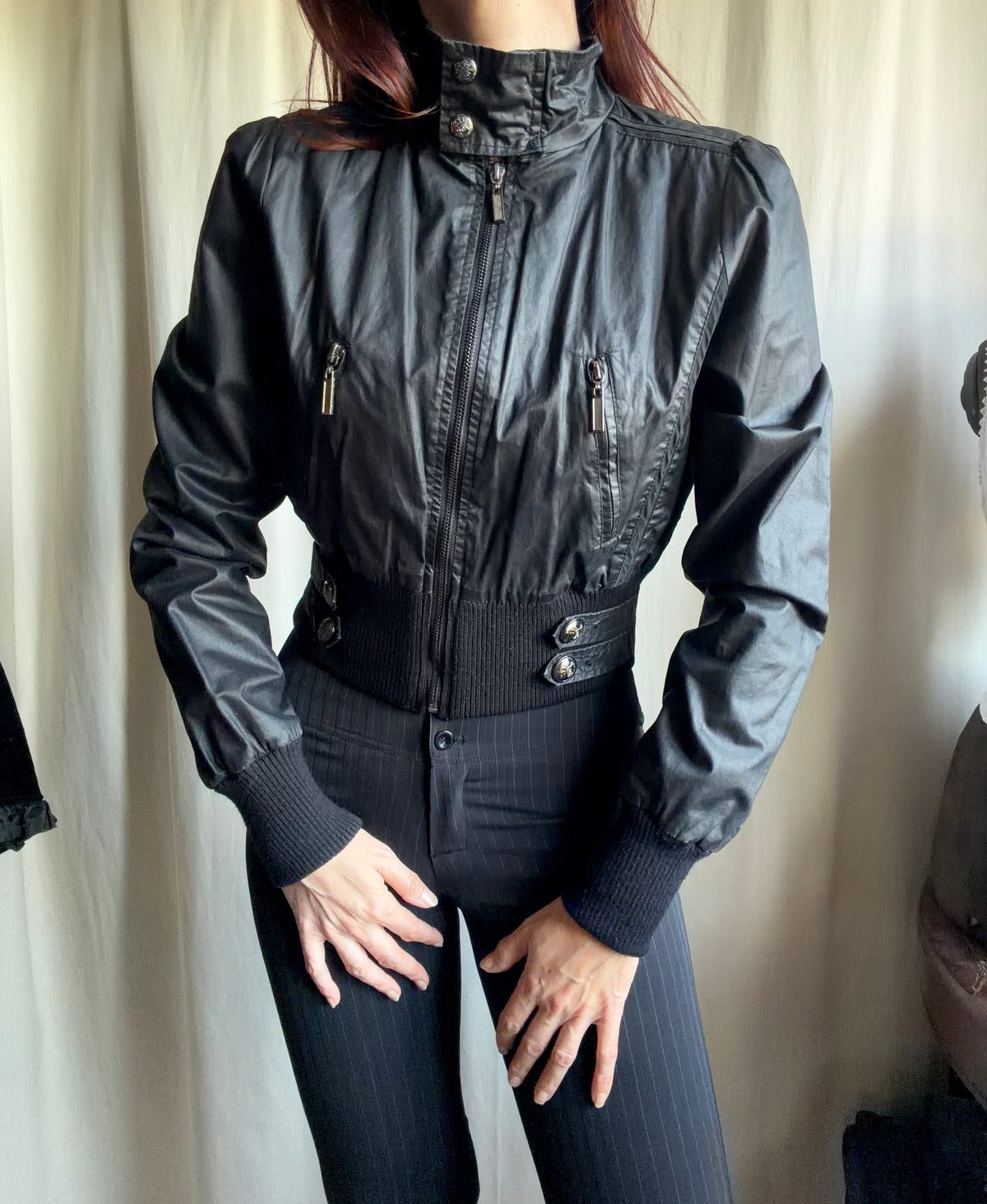 Blouson noir court à zips et boutons métalliques style cyber goth biker - taille S