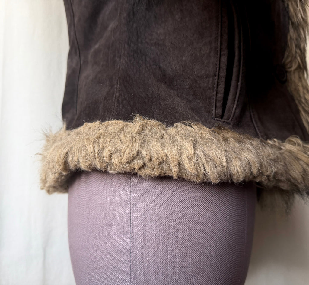 Brown leather jacket with large faux fur collar - Size M