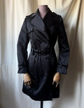 Fitted black satin trench coat with double-breasted closure and integrated belt - Size M
