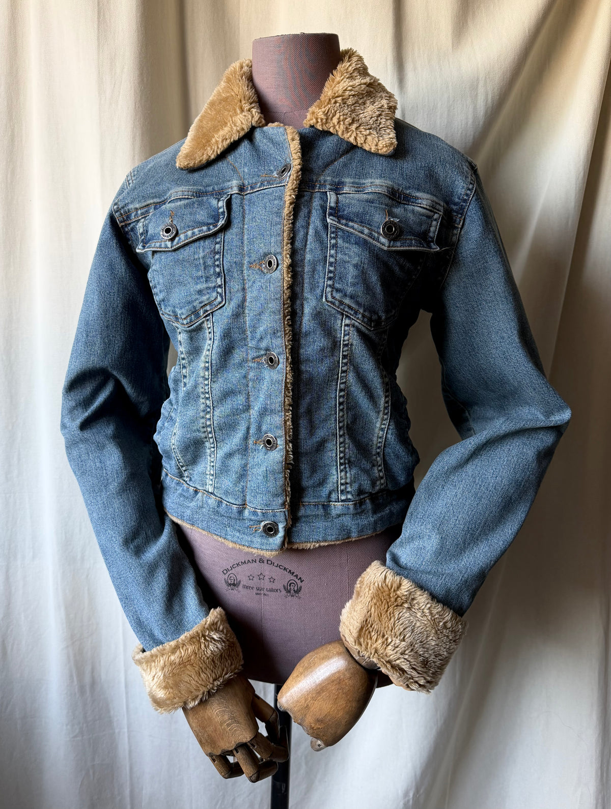Veste en jean bleu y2k doublée fausse fourrure  - Taille M