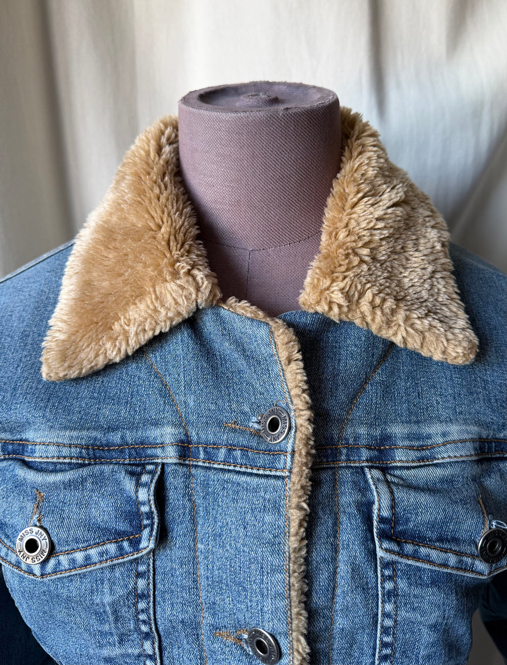 Veste en jean bleu y2k doublée fausse fourrure  - Taille M