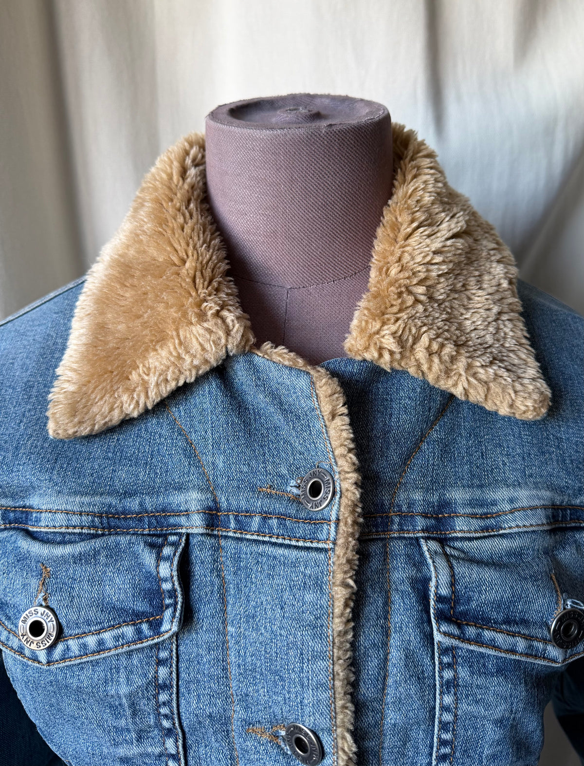 Veste en jean bleu y2k doublée fausse fourrure  - Taille M