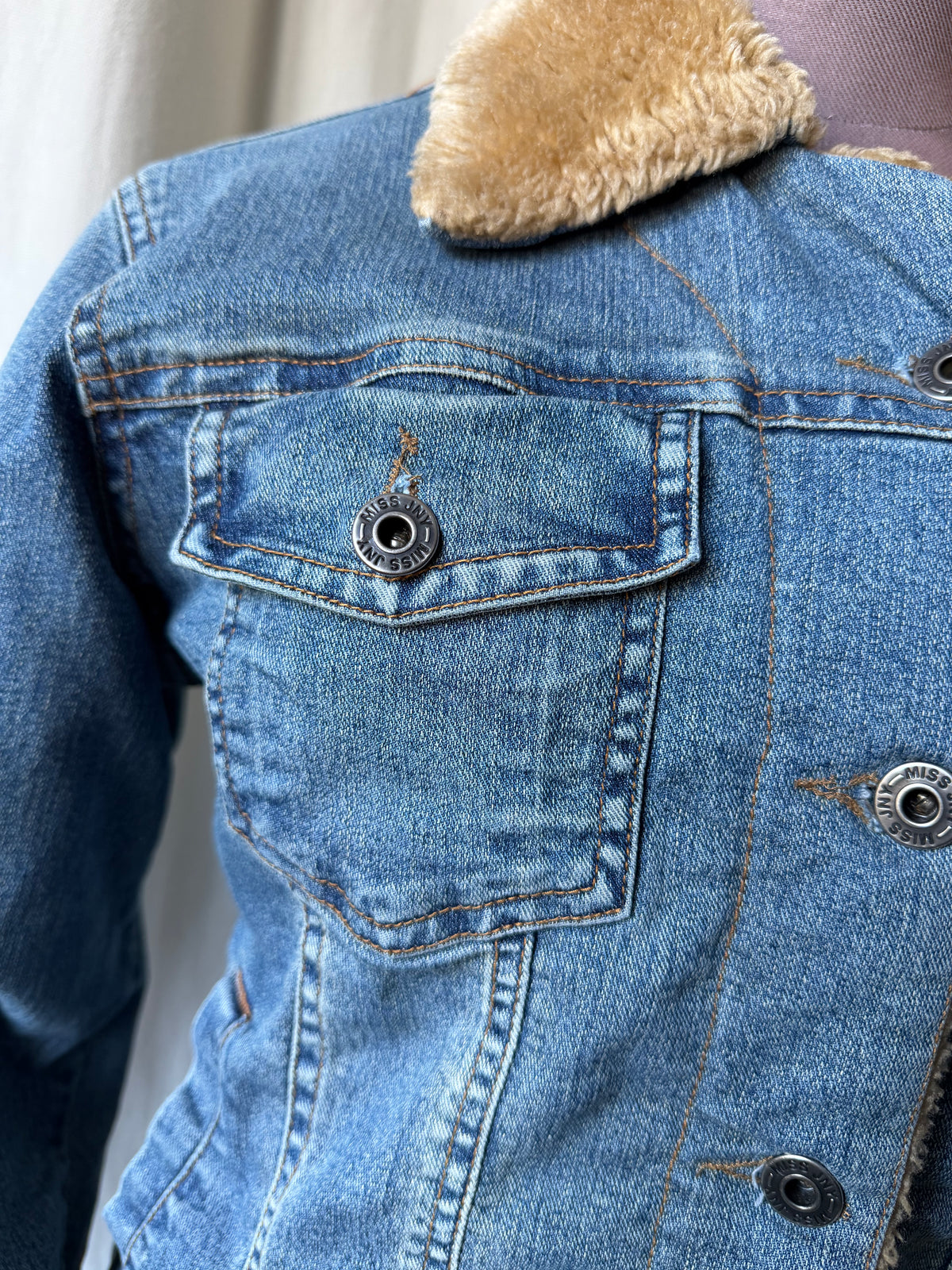 Veste en jean bleu y2k doublée fausse fourrure  - Taille M