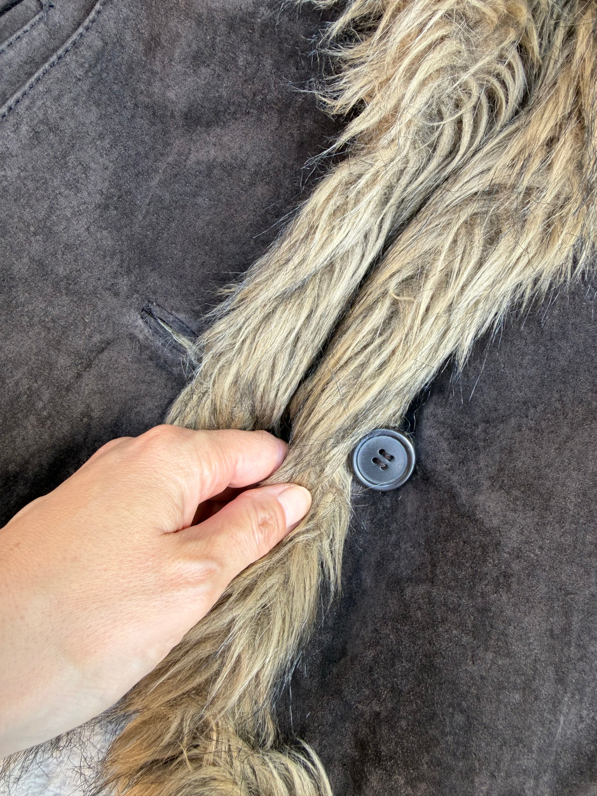 Brown leather jacket with large faux fur collar - Size M