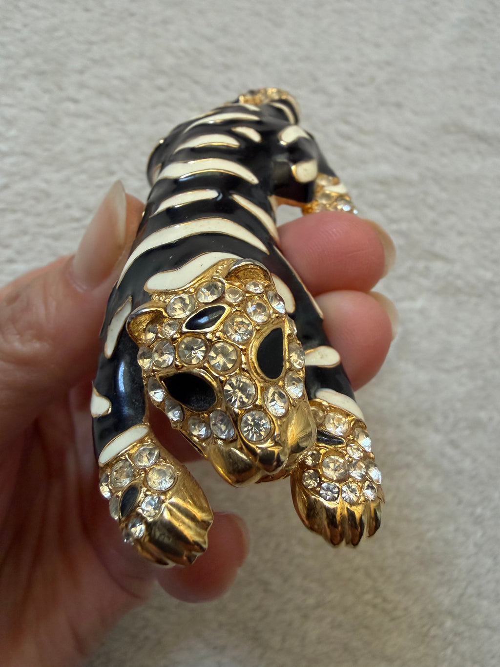 Black tiger brooch, ivory enamel with rhinestones and gold-tone details - 80s 90s vintage baroque
