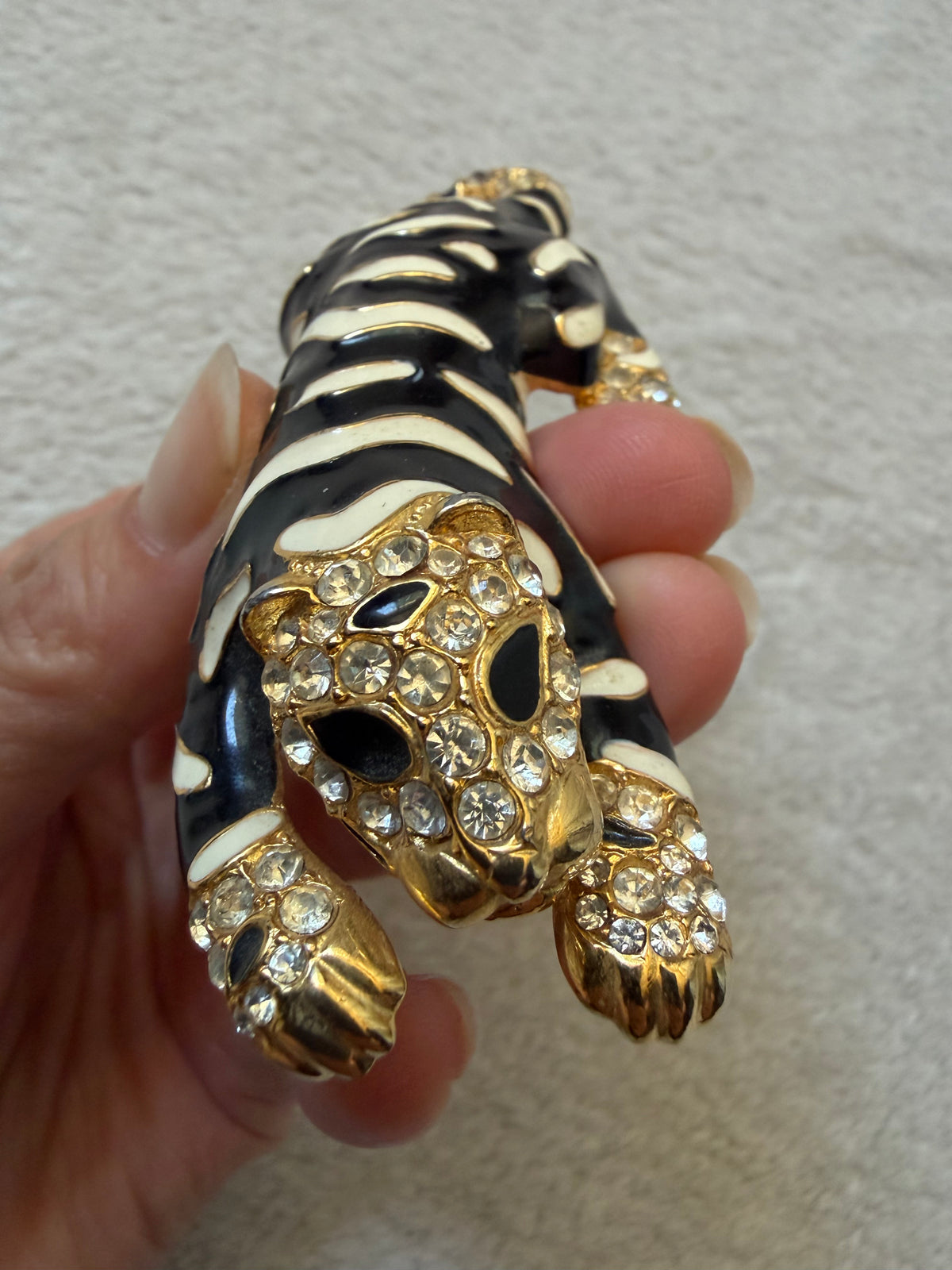Black tiger brooch, ivory enamel with rhinestones and gold-tone details - 80s 90s vintage baroque