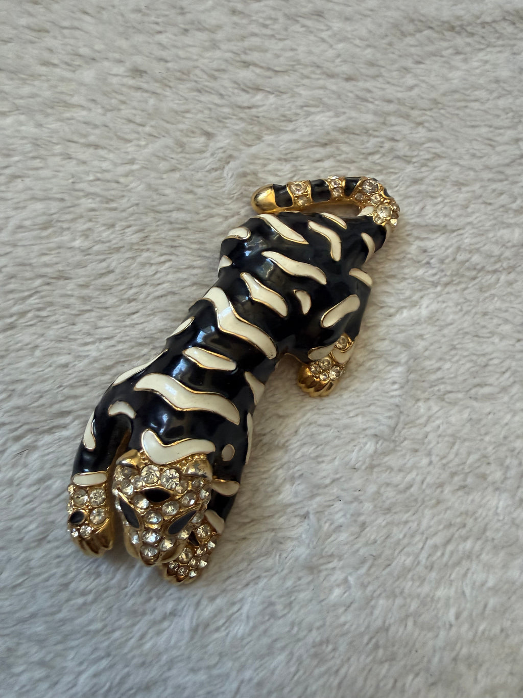 Black tiger brooch, ivory enamel with rhinestones and gold-tone details - 80s 90s vintage baroque