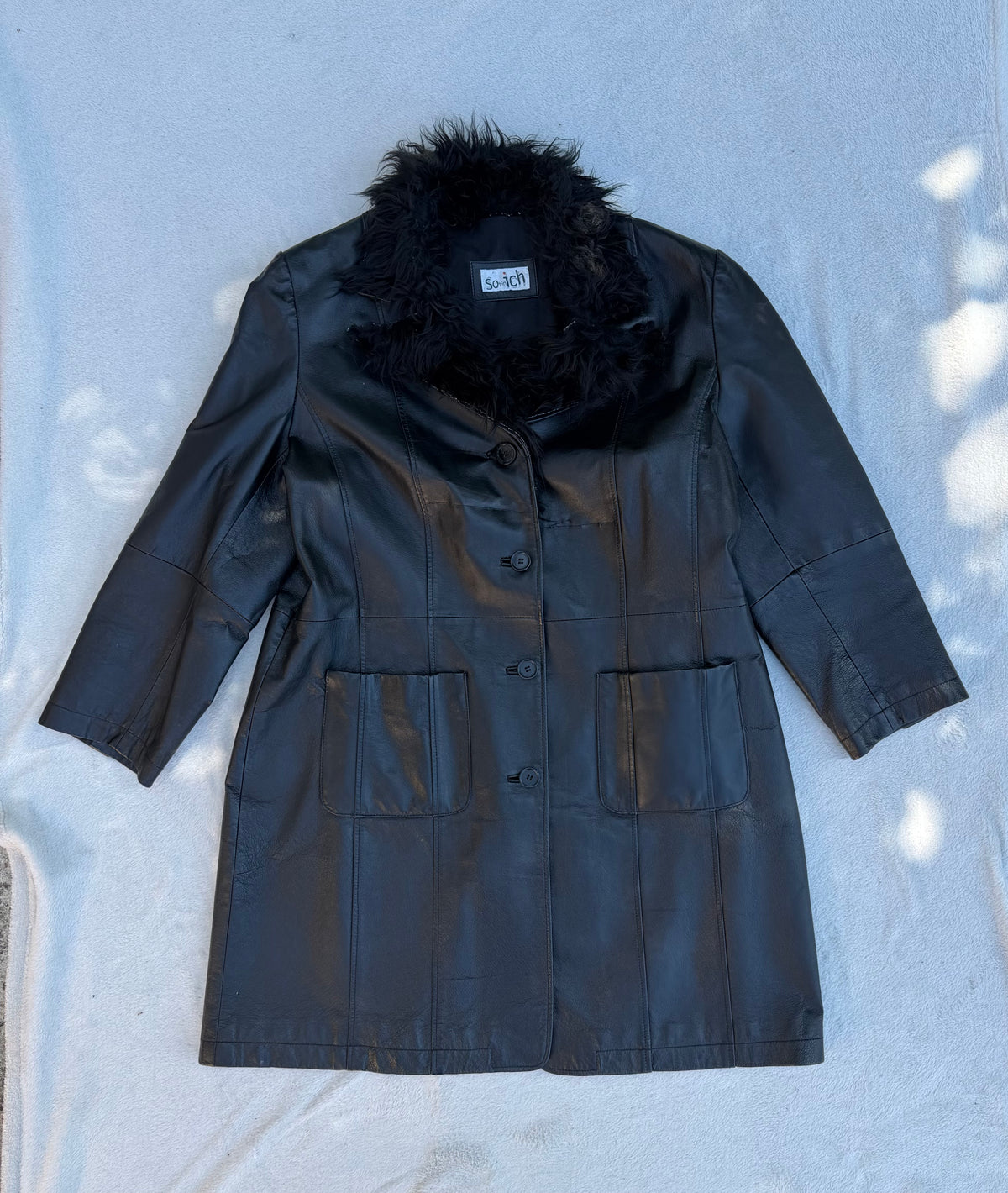 Manteau long oversize en cuir noir col fausse fourrure  - Taille L/XL