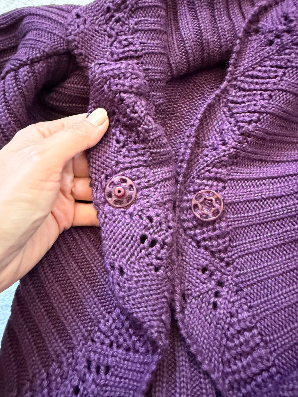 Cardigan court violet en maille côtelée manches ajourées style whimsigoth fairygrunge - taille XS/S