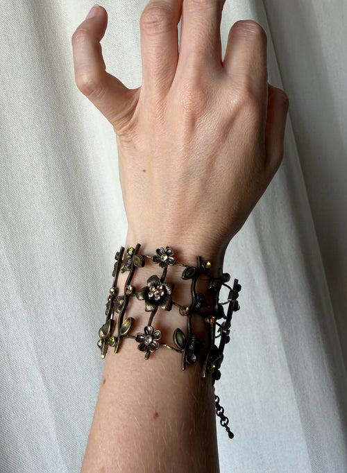 Bracelet manchette fleurs et feuillage couleur bronze style woodland fairy Art Nouveau