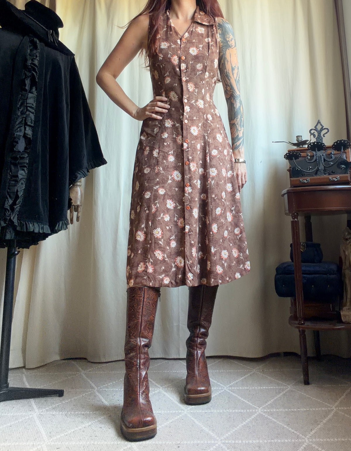 Brown floral button-down sleeveless midi dress 70s cottagecore grunge style – size S/M