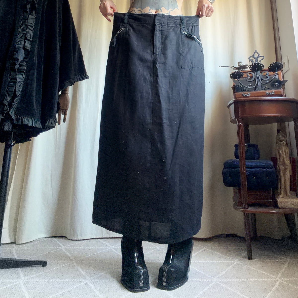 Jupe longue noire en lin poches zippées style avant garde goth minimaliste – taille XL