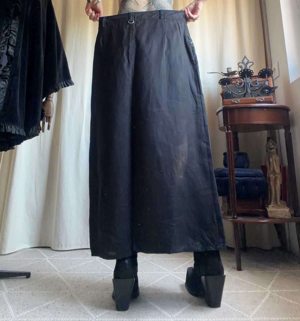 Jupe longue noire en lin poches zippées style avant garde goth minimaliste – taille XL