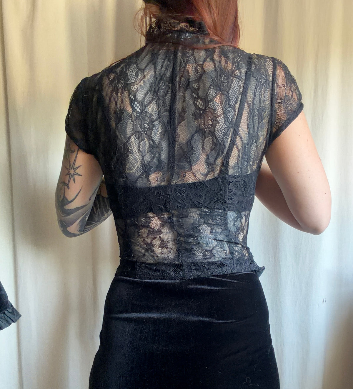 Blouse noire dentelle florale corsetée col victorien style romantic goth vampire – taille S