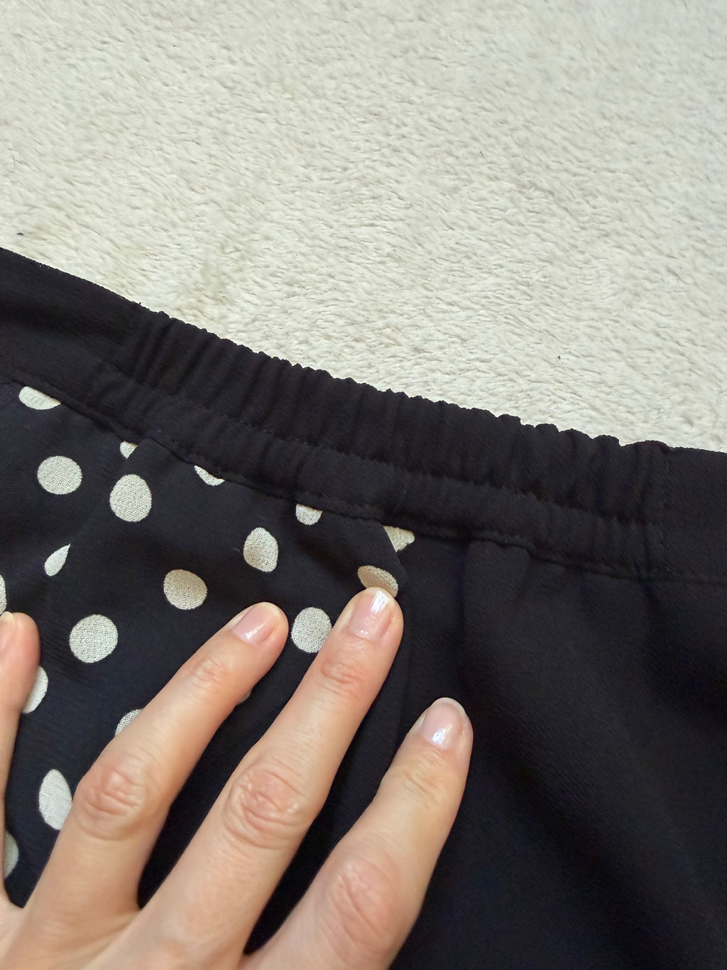 Jupe longue noire asymétrique à pois blancs - Taille 48 / XXL