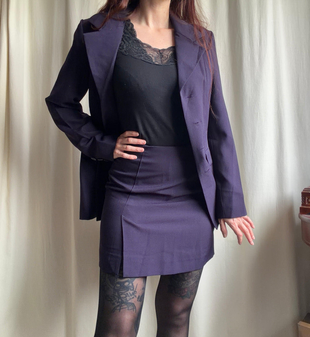 Ensemble blazer cintré et minijupe violet foncé - taille S/M